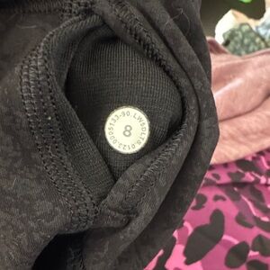 Lululemon Camo Size 8 Like Brand New Align Black Athletic Leggings
